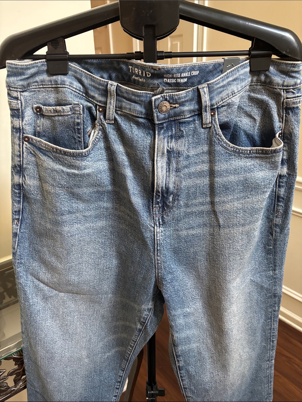 Torrid High-Rise Ankle Crop Classic Denim size 18 - Picture 2 of 6